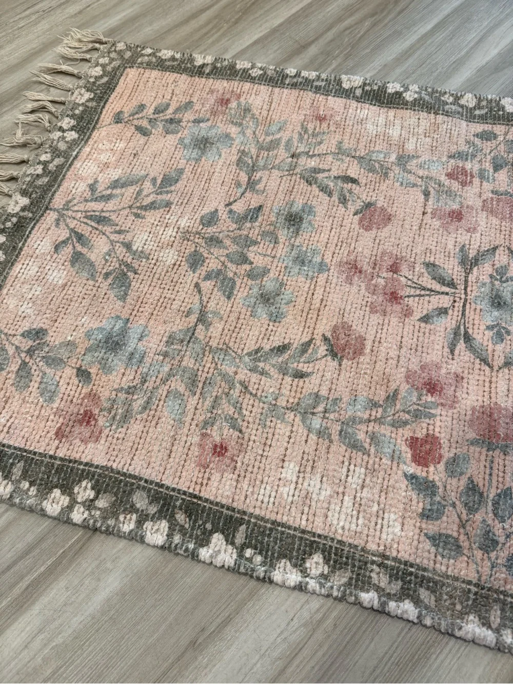 The Farmhouse by Rachel Ashwell Floral Accent Rug Fringe Shabby Chic 25x45